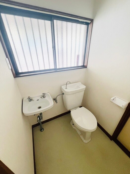 物件内観写真15　(トイレ)