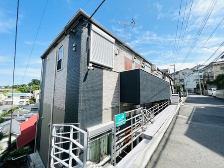 MAISON　DE　AMBRE　三ツ沢外観写真