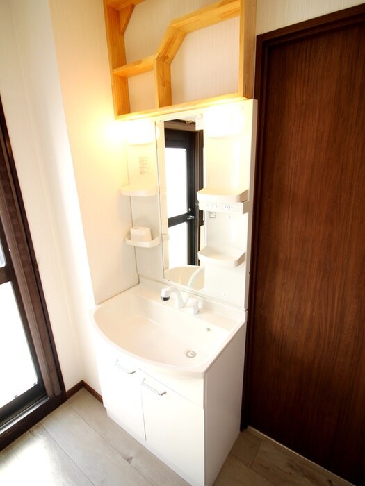 物件内観写真8　(洗面)