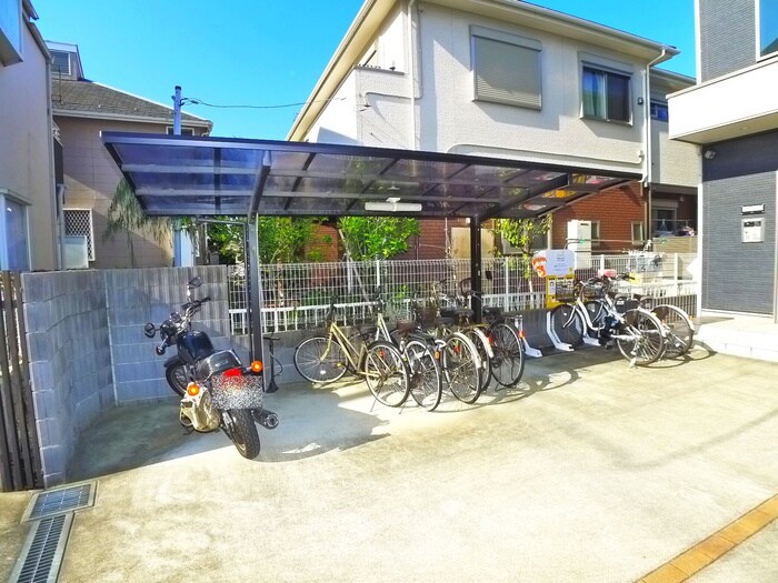 物件外観写真5　(駐輪場)