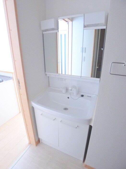 物件内観写真12　(洗面)