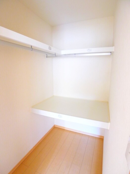 物件内観写真16　(収納)