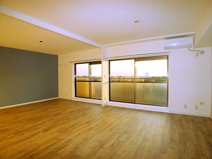 物件内観写真9　(室内からの展望)