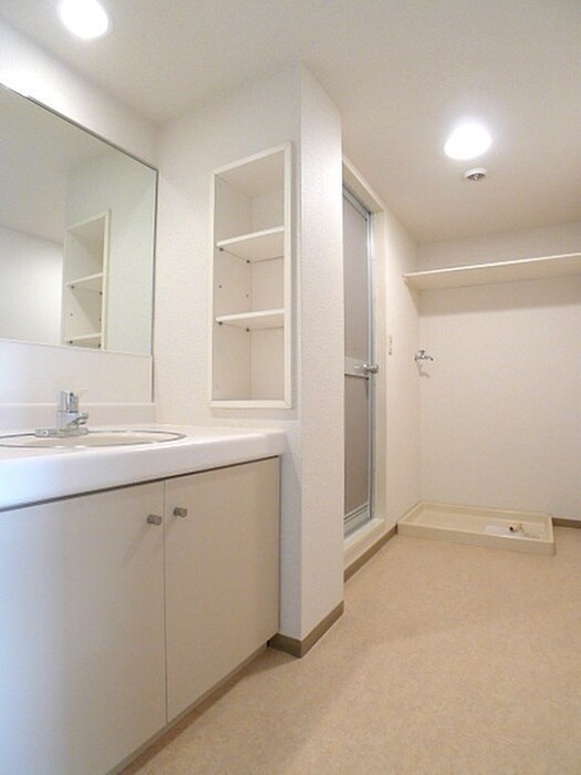 物件内観写真13　(洗濯機置場)