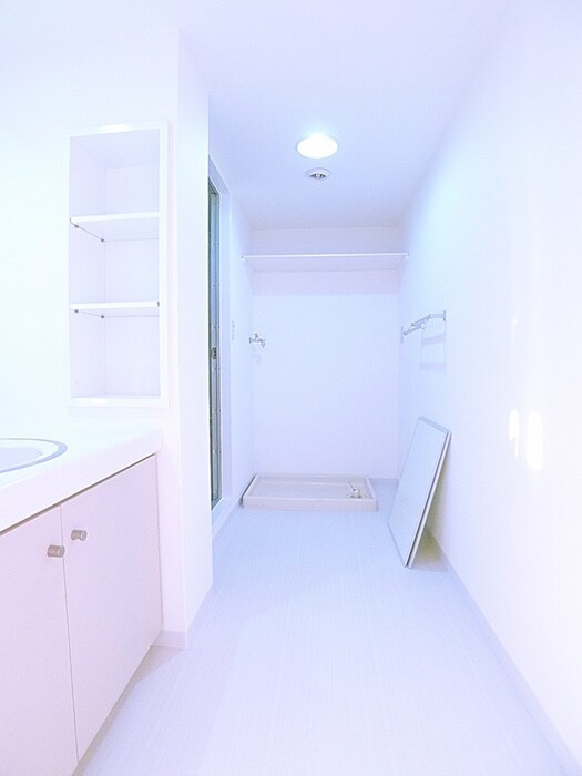 物件内観写真13　(洗濯機置場)