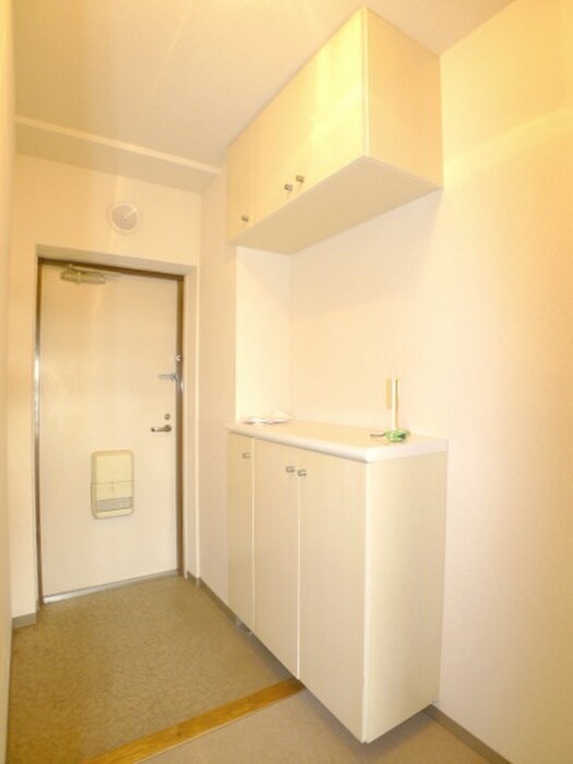 物件内観写真17　(玄関)