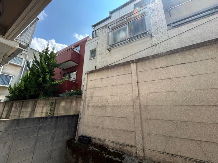 物件内観写真16　(室内からの展望)