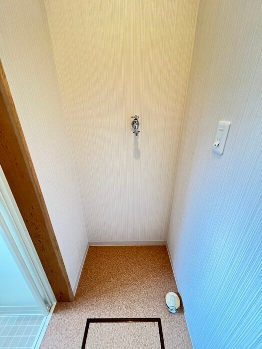 物件内観写真9　(洗濯機置場)