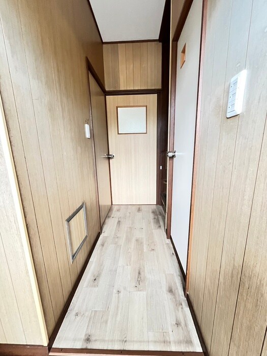 物件内観写真13　(廊下)