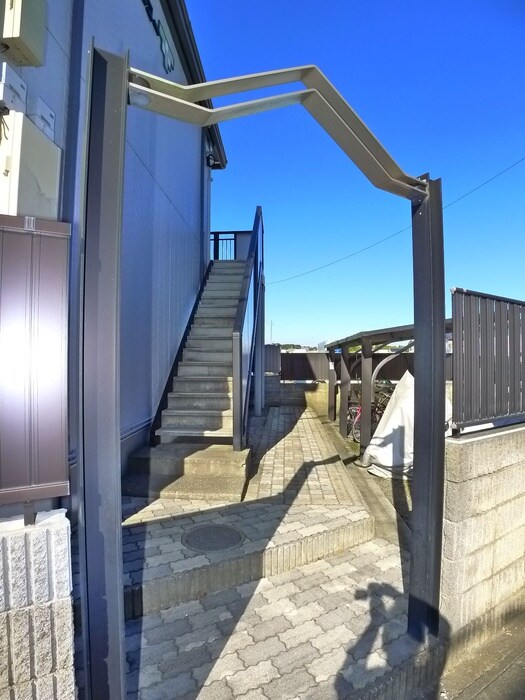 物件外観写真2　(エントランス部分)