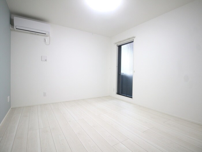 物件内観写真9　(室内からの展望)