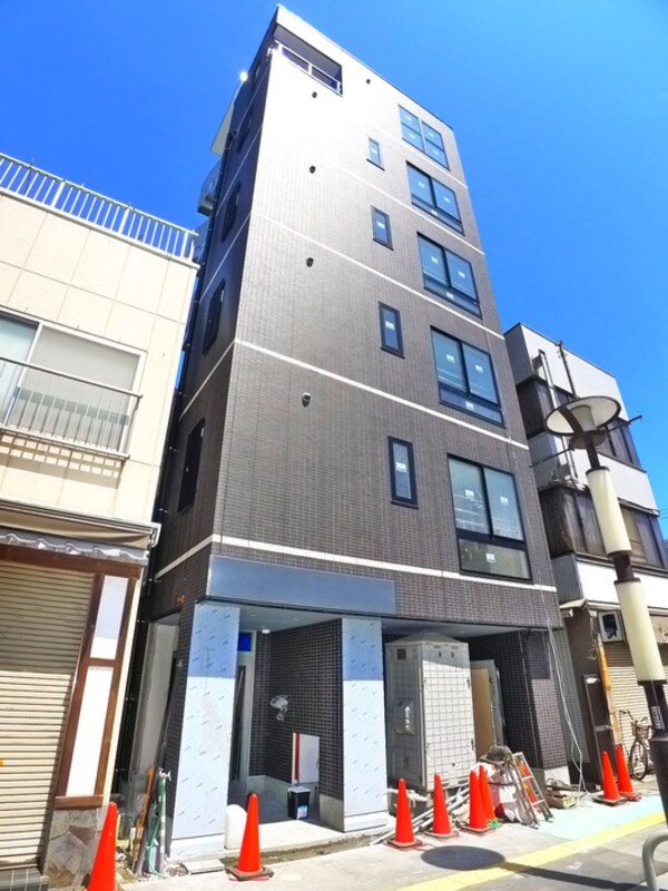 建築中