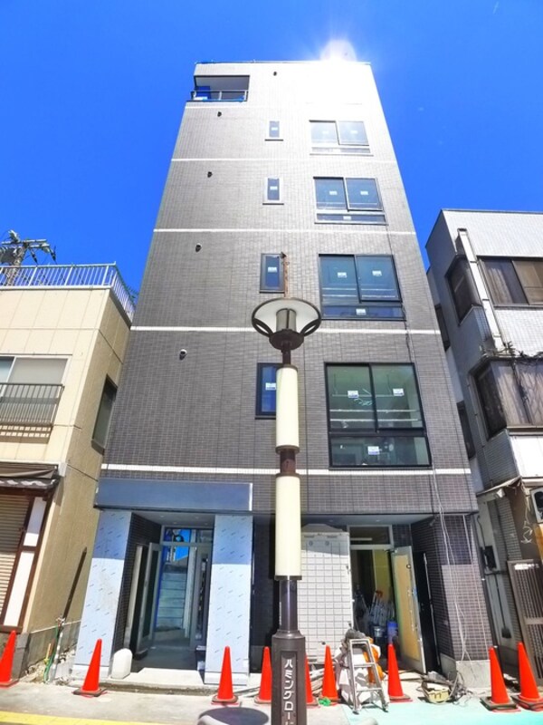 建築中