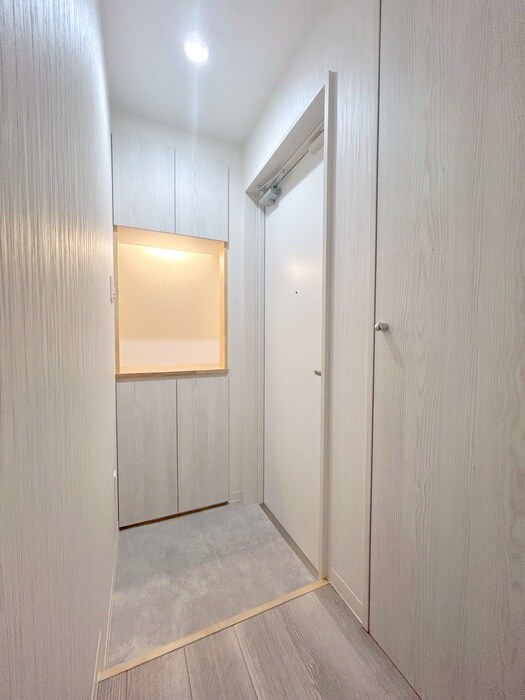 物件内観写真16　(玄関)