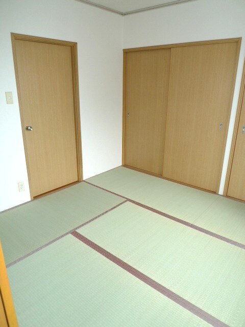 物件内観写真5　(収納)