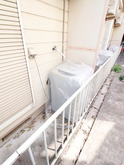 物件内観写真12　(洗濯機置場)