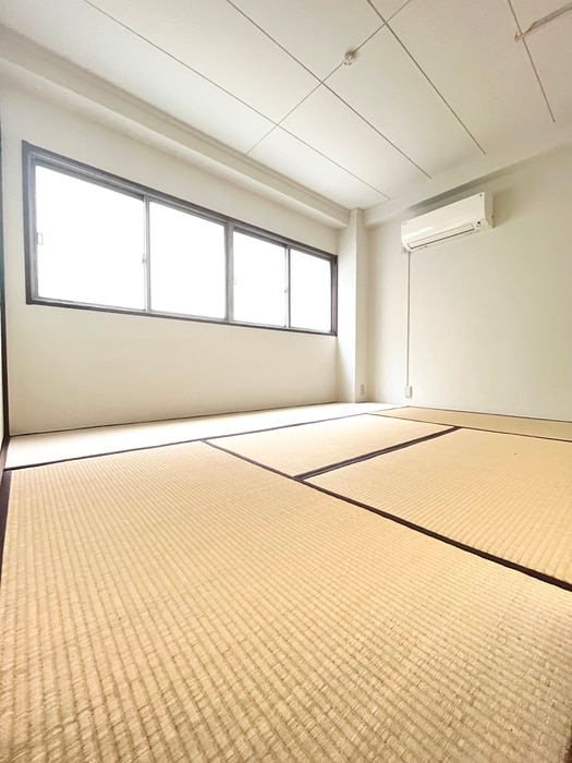 岸田ビルの居室