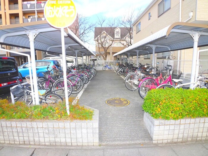 物件外観写真5　(駐輪場)