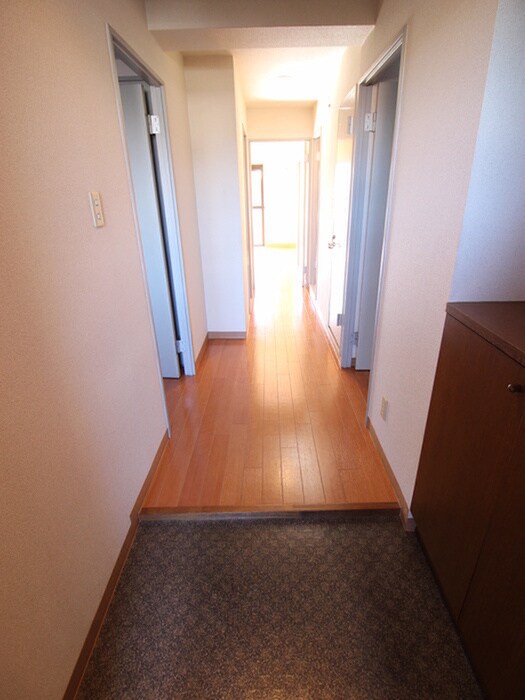 物件内観写真20　(廊下)