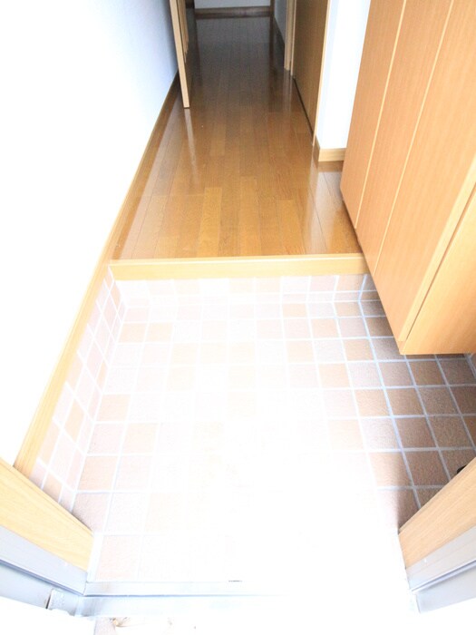 物件内観写真16　(玄関)