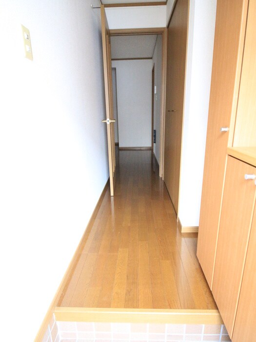 物件内観写真18　(廊下)