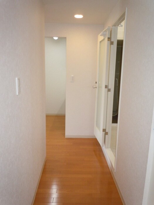 物件内観写真10　(玄関)