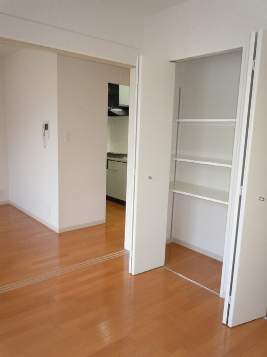 物件内観写真15　(居室)