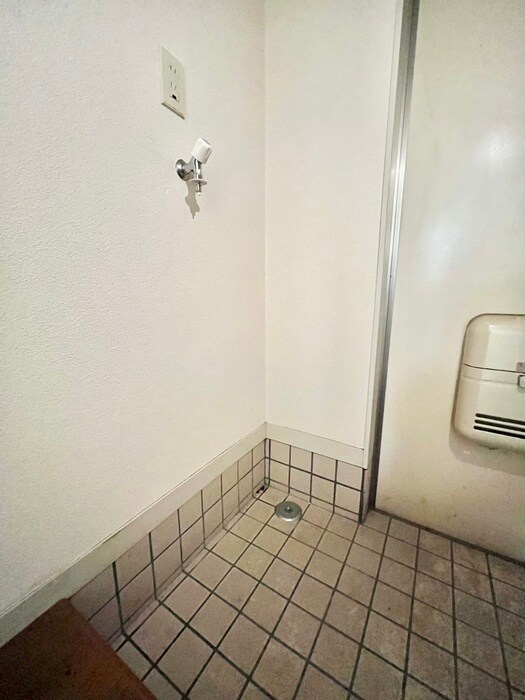 物件内観写真15　(洗濯機置場)