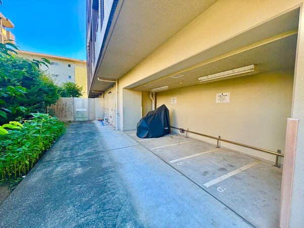 バイク置き場