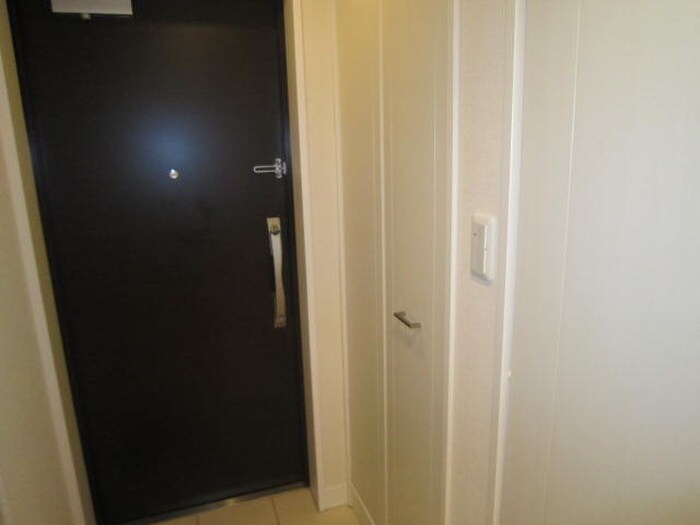 物件内観写真15　(玄関)