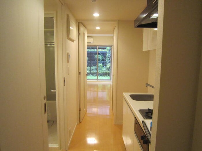 物件内観写真16　(玄関)