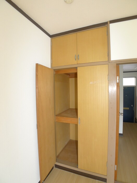 物件内観写真6　(収納)