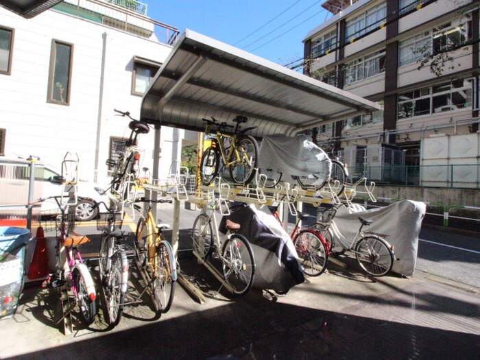 物件外観写真3　(駐輪場)