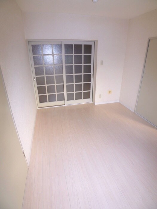 物件内観写真9　(居室)