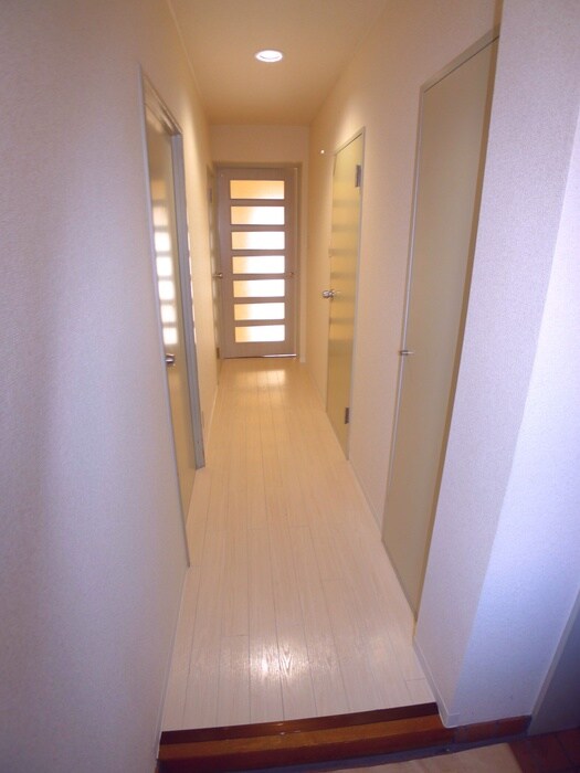 物件内観写真14　(玄関)