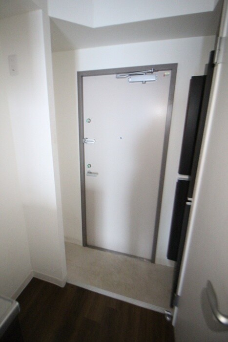 物件内観写真7　(玄関)