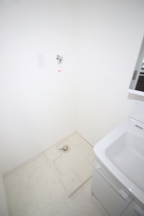 物件内観写真10　(洗濯機置場)