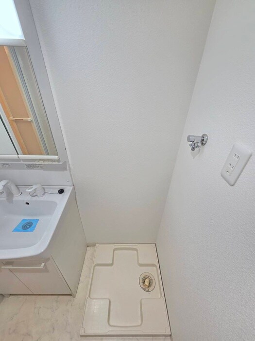 物件内観写真12　(洗濯機置場)