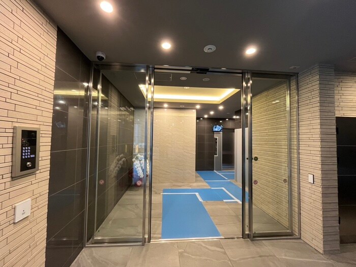 物件外観写真5　(エントランス部分)