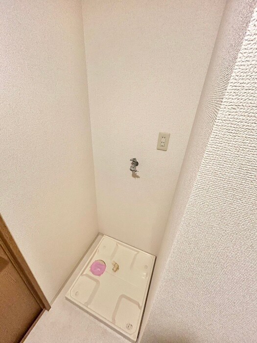 物件内観写真13　(洗濯機置場)