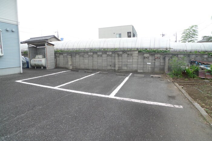 物件外観写真5　(駐車場)