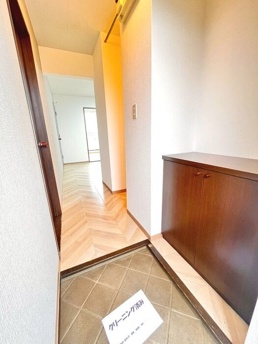 物件内観写真17　(玄関)