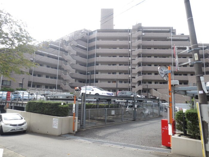 物件外観写真4　(駐車場)