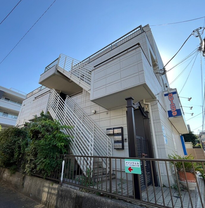 物件外観写真4　(エントランス部分)