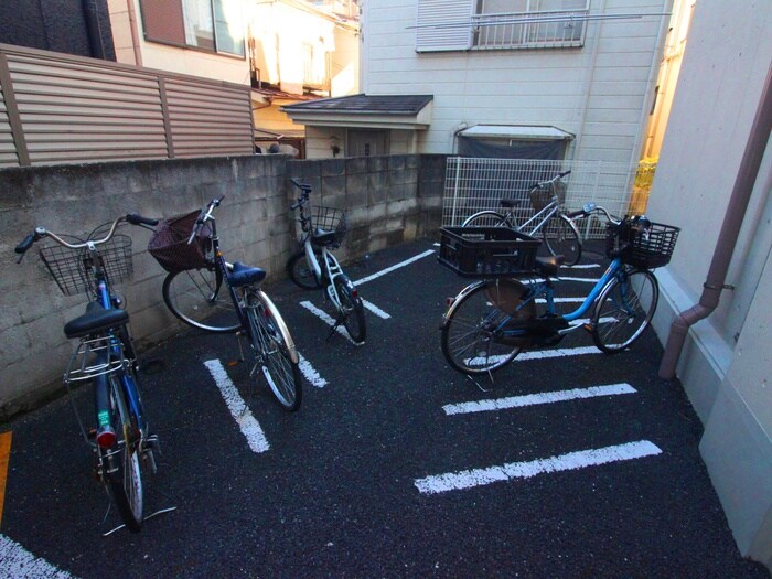 物件外観写真6　(駐輪場)