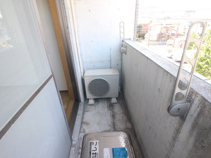 物件内観写真16　(洗濯機置場)