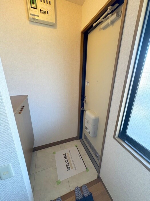 物件内観写真13　(玄関)