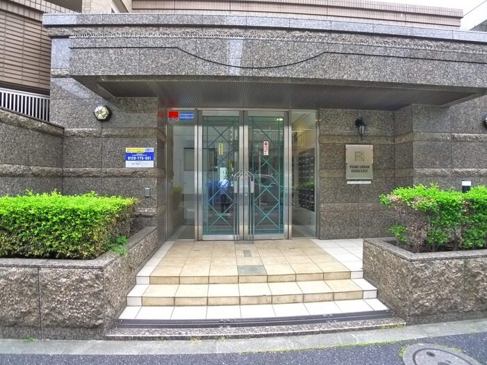 物件外観写真4　(エントランス部分)