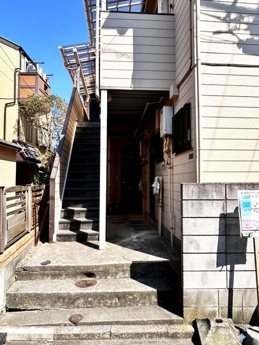 物件外観写真3　(エントランス部分)