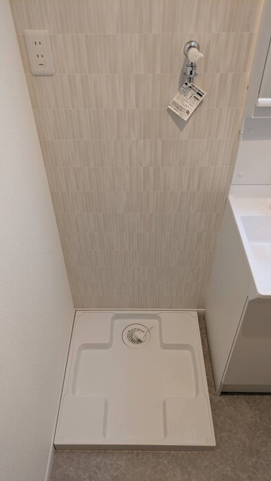 物件内観写真12　(洗濯機置場)